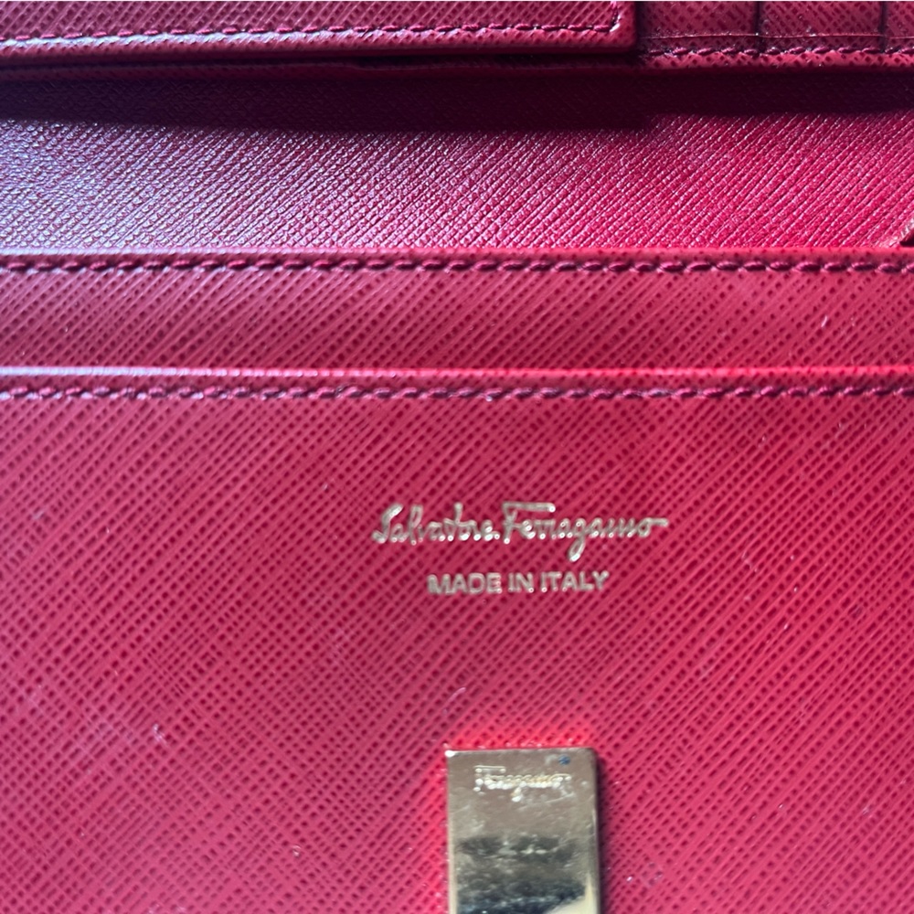 Salvatore Ferragamo Gancini Continental Red Leather Wallet - Picture 6 of 7